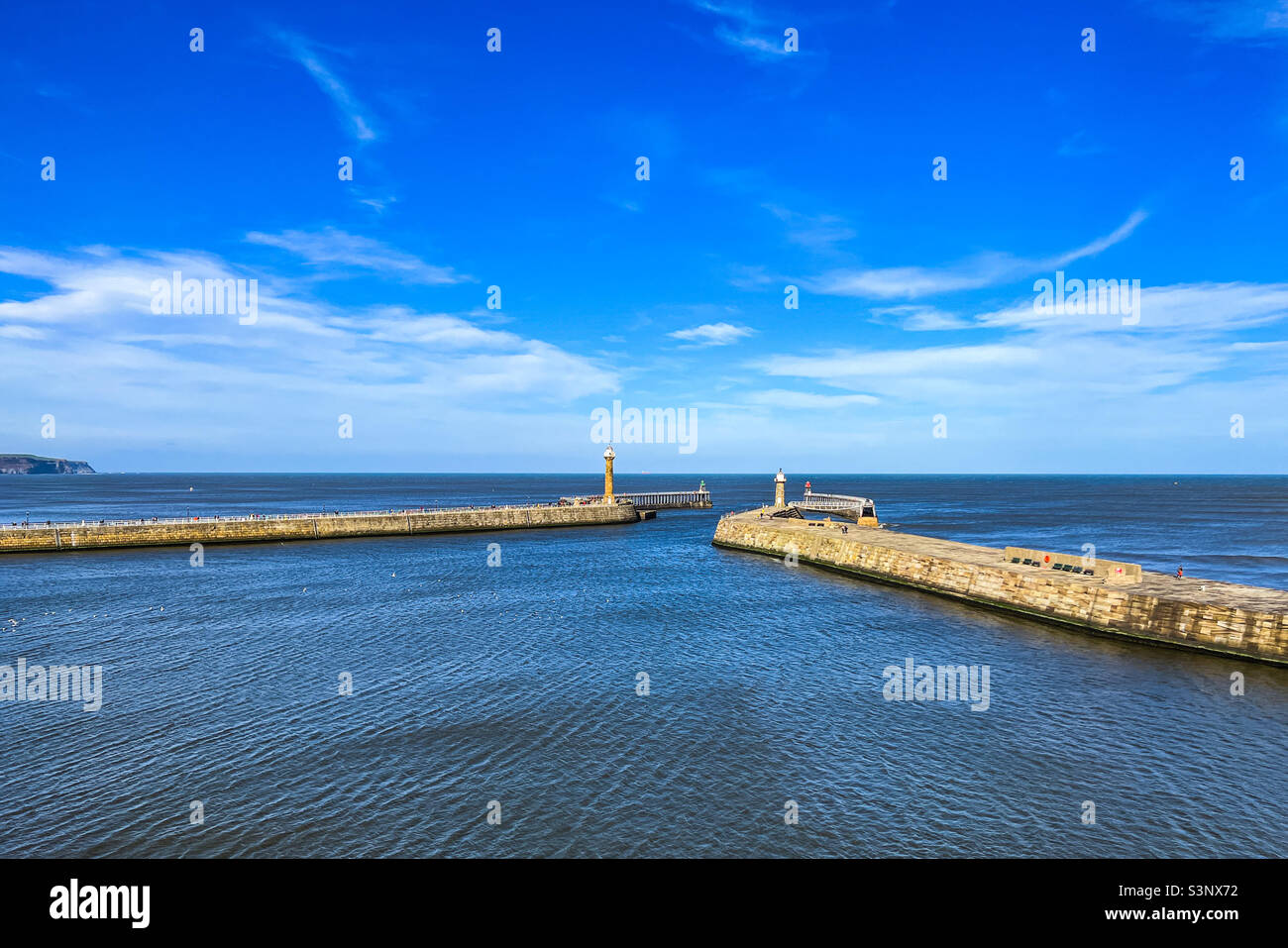 Whitby pier - Smartphone-aufgenommenes Stockfoto