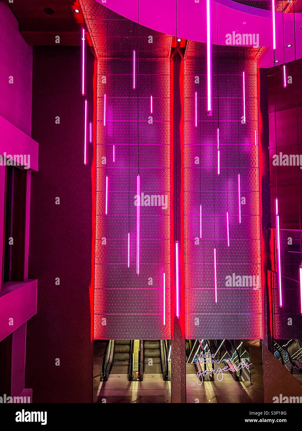 Victoria Gate Casino in Leeds Eingang - Smartphone-aufgenommenes Stockfoto