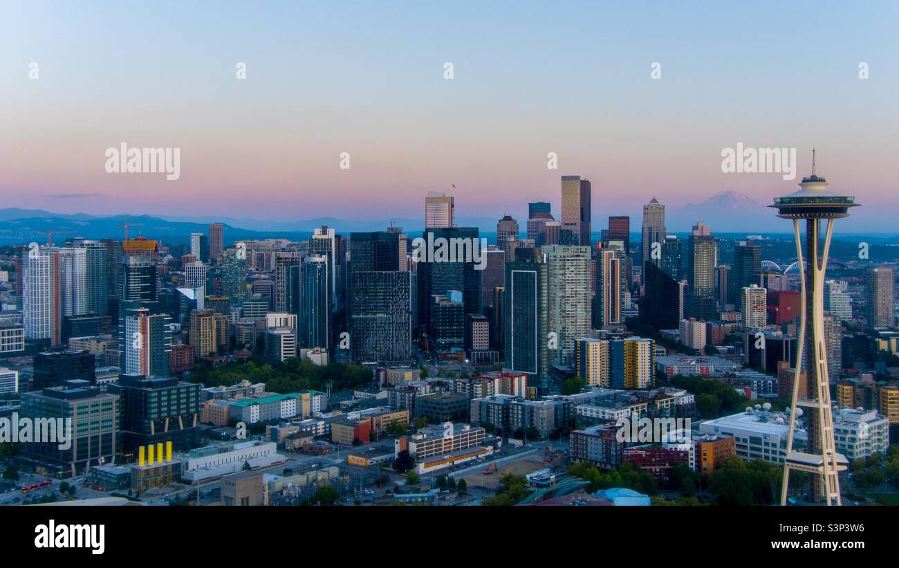Seattle, Washington Skyline bei Sonnenuntergang - Smartphone-aufgenommenes Stockfoto
