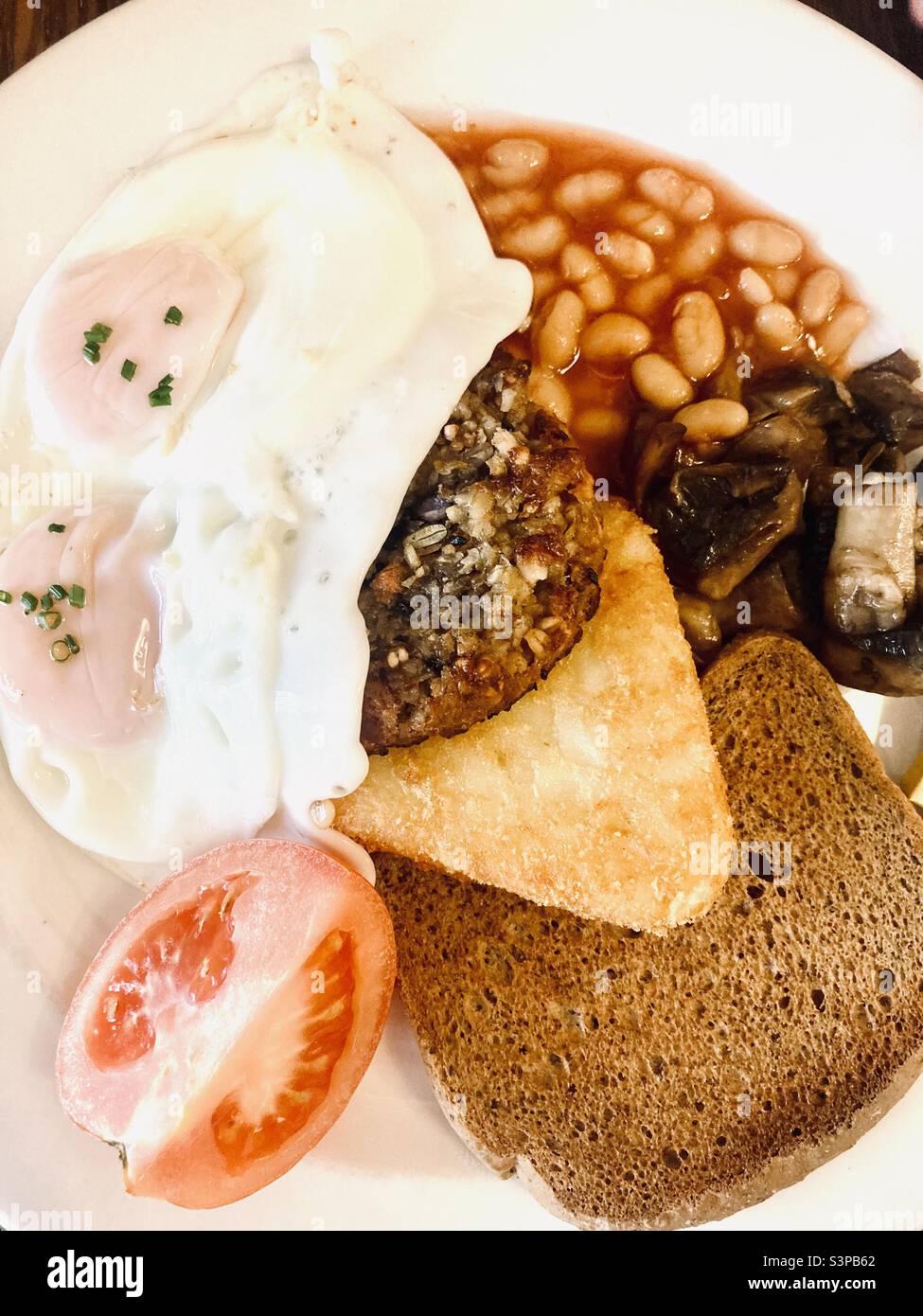 Komplettes warmes englisches Frühstück Stockfoto