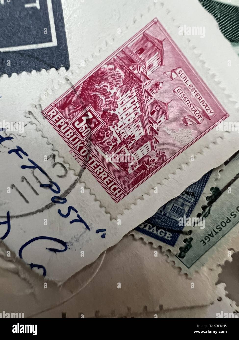 Alte Briefmarken aus dem Ausland Stockfoto