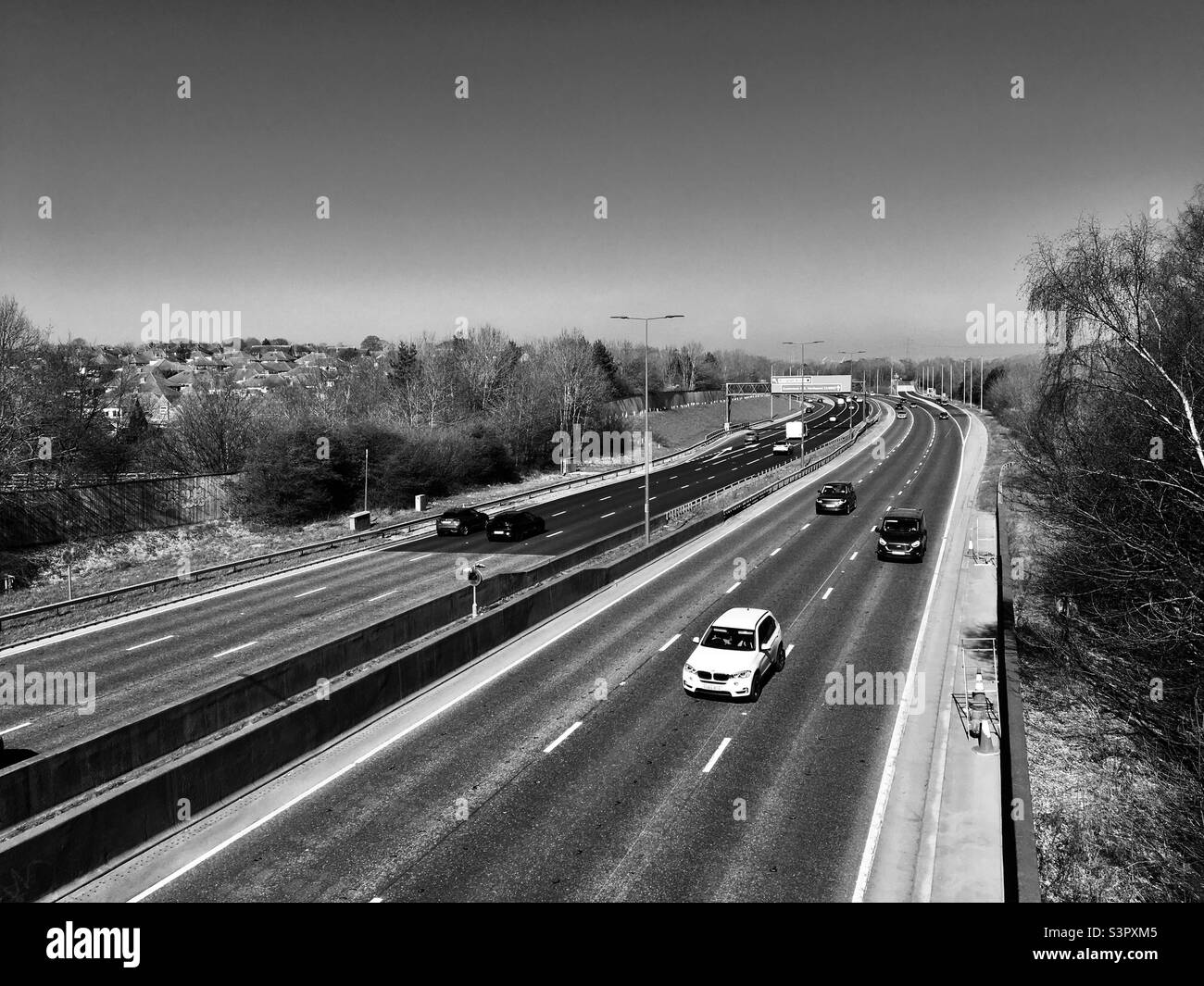 Blick nach Norden entlang der A19 in Teesside an einem heißen, sonnigen Tag mit vorbeiziehendem Verkehr Stockfoto