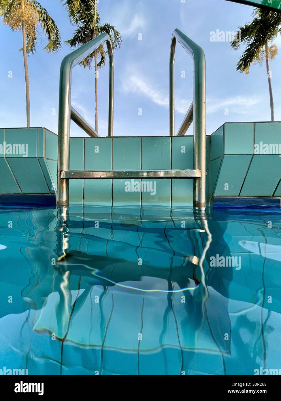 Schwimmbad Leiter - Smartphone-aufgenommenes Stockfoto