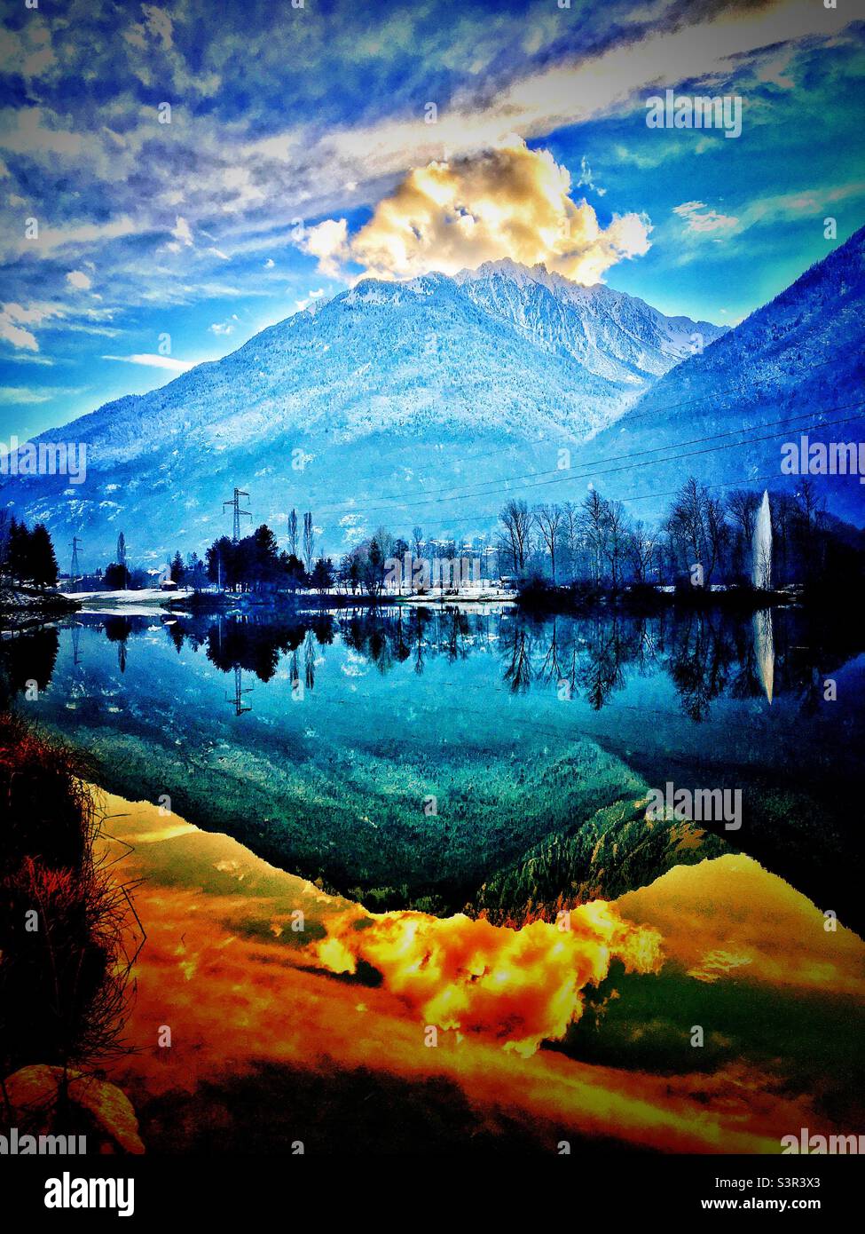 Lac de Saint-Michel-de-Maurienne en hiver Stockfoto