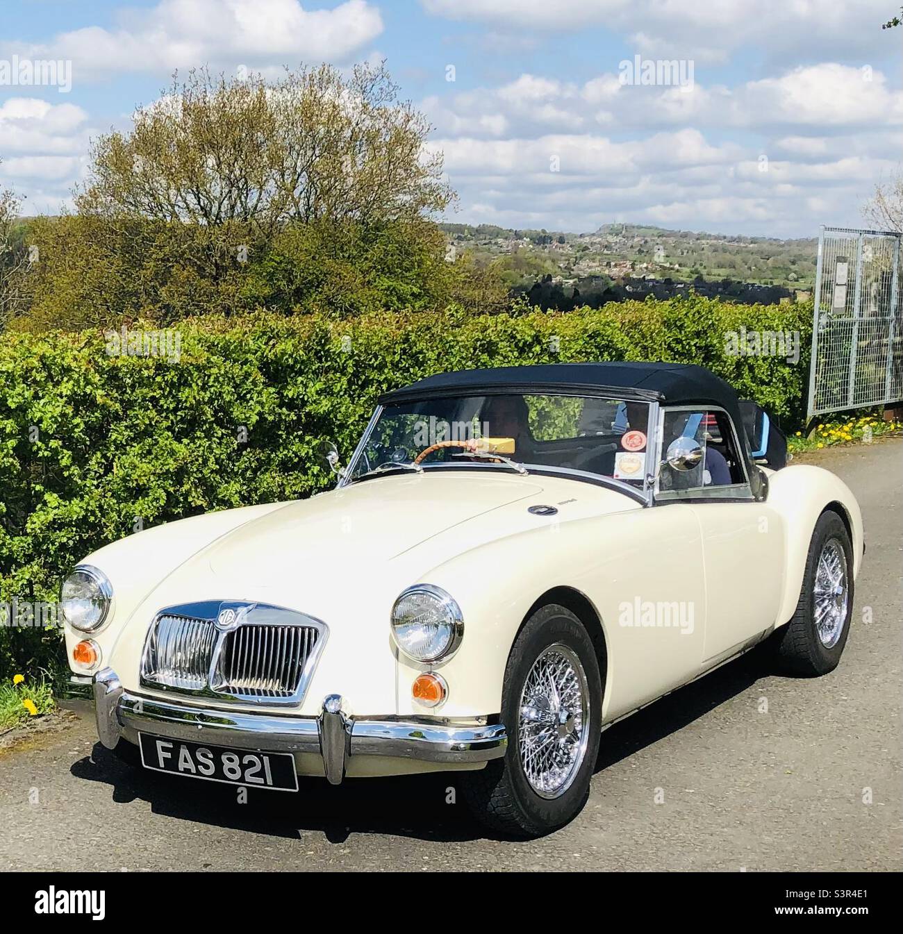 1962 MGA - Heage Windmill Derbyshire Großbritannien Stockfoto