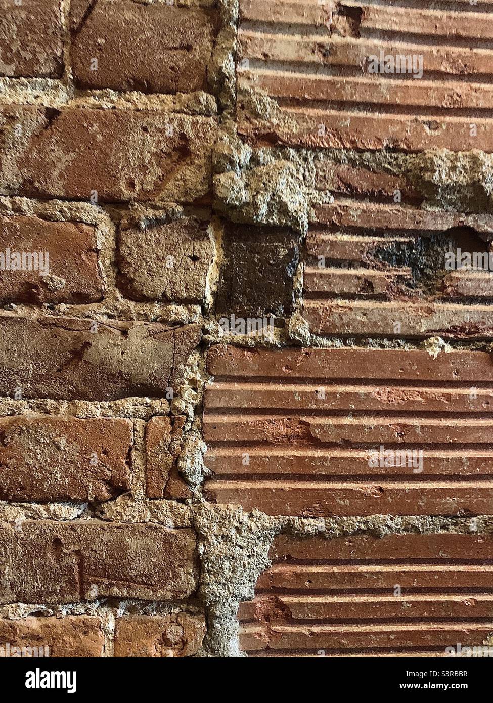 Strukturierte Wand Aus Rotem Backstein - Smartphone-aufgenommenes Stockfoto