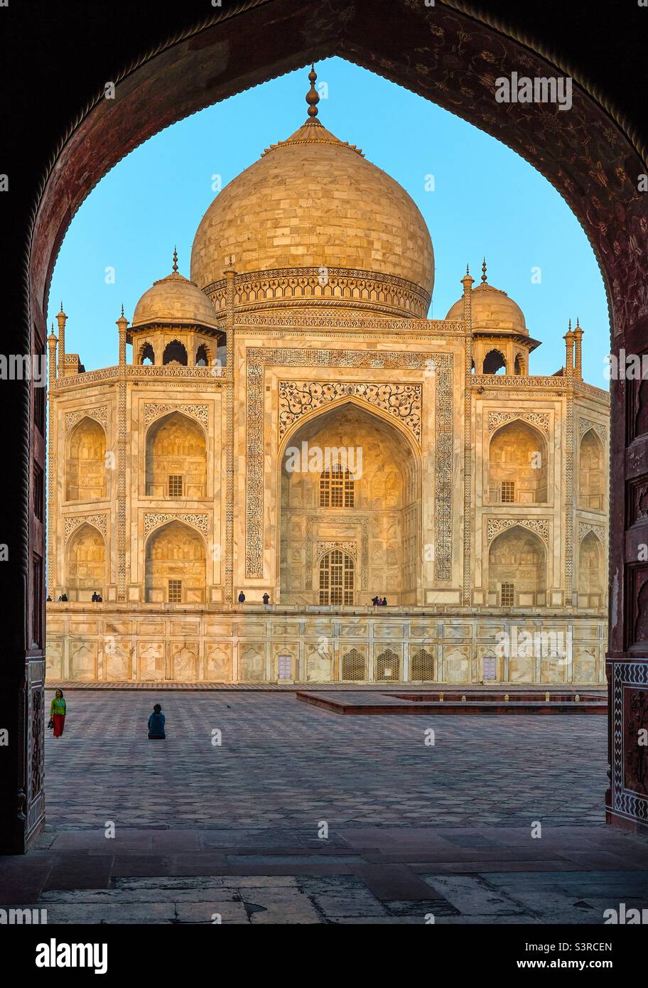 Taj Mahal durch Torbogen Stockfoto