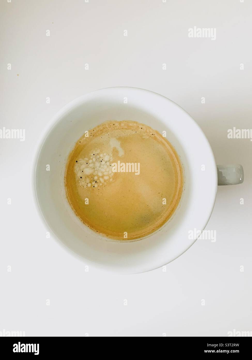 Guten Morgen Kaffee in einer weißen Tasse Stockfoto