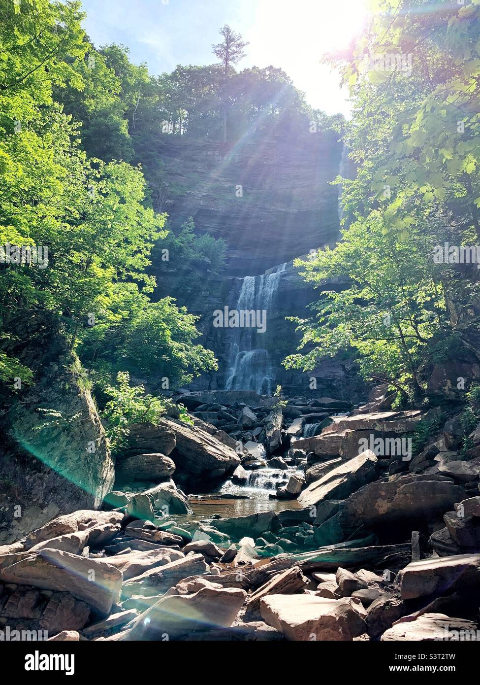 Sonnenaufgang über den Kaaterskill Falls Stockfoto