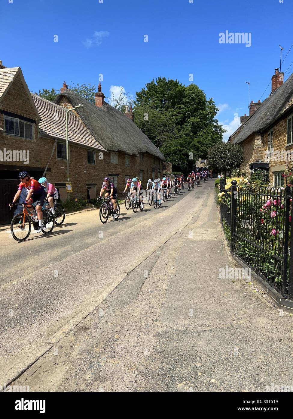 Radtour für Frauen Juni 11. Etappe 6 Hook Norton Oxfordshire Stockfoto