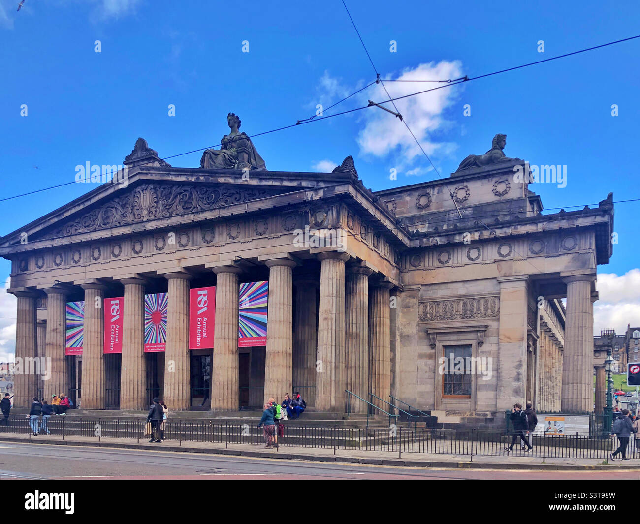 Die Royal Scottish Academy in Edinburgh ist die nationale Kunstakademie des Landes. Sie fördert zeitgenössische schottische Kunst und wurde 1826 gegründet. Stockfoto