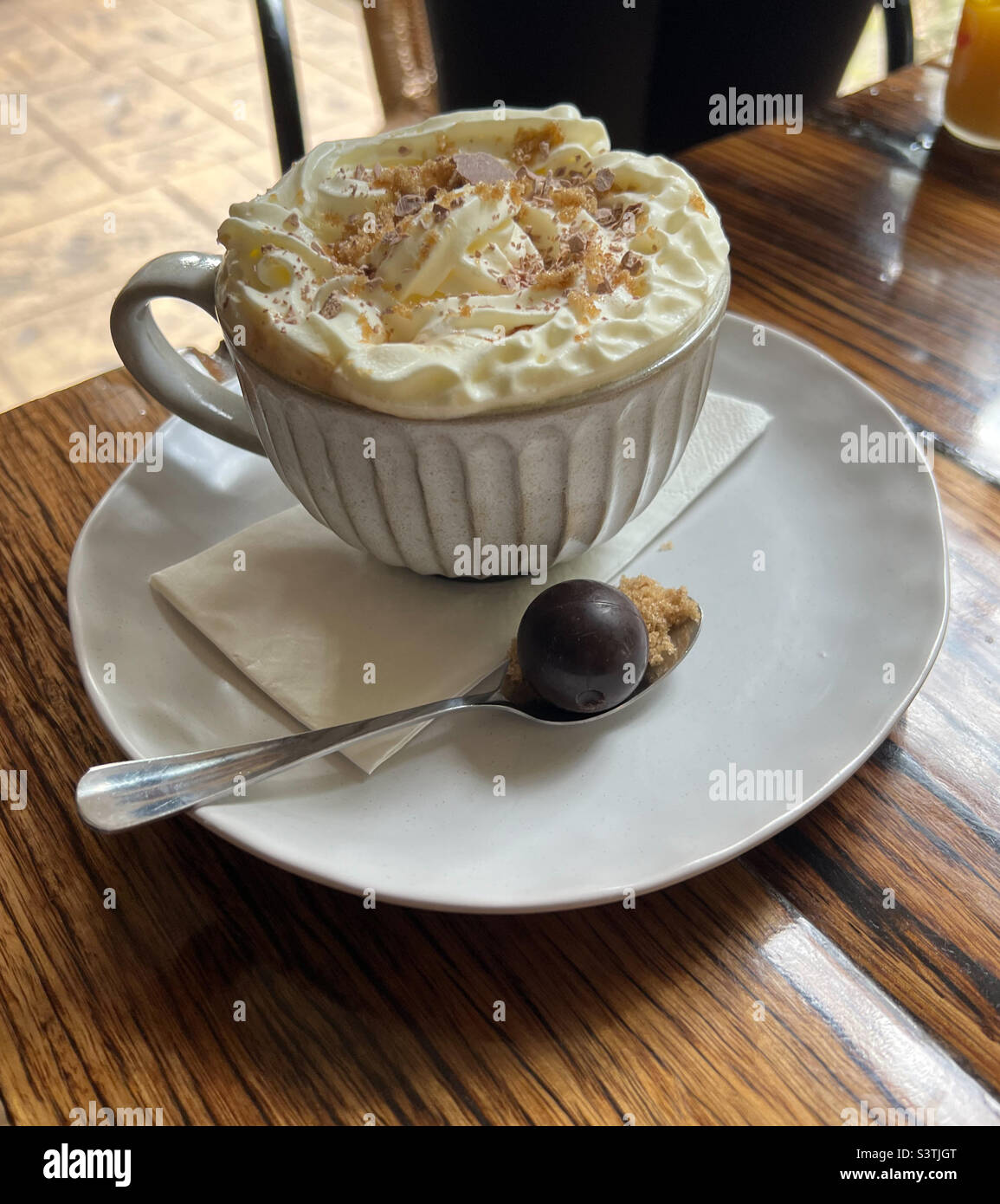 Heiße Schokolade mit Schlagsahne Stockfoto