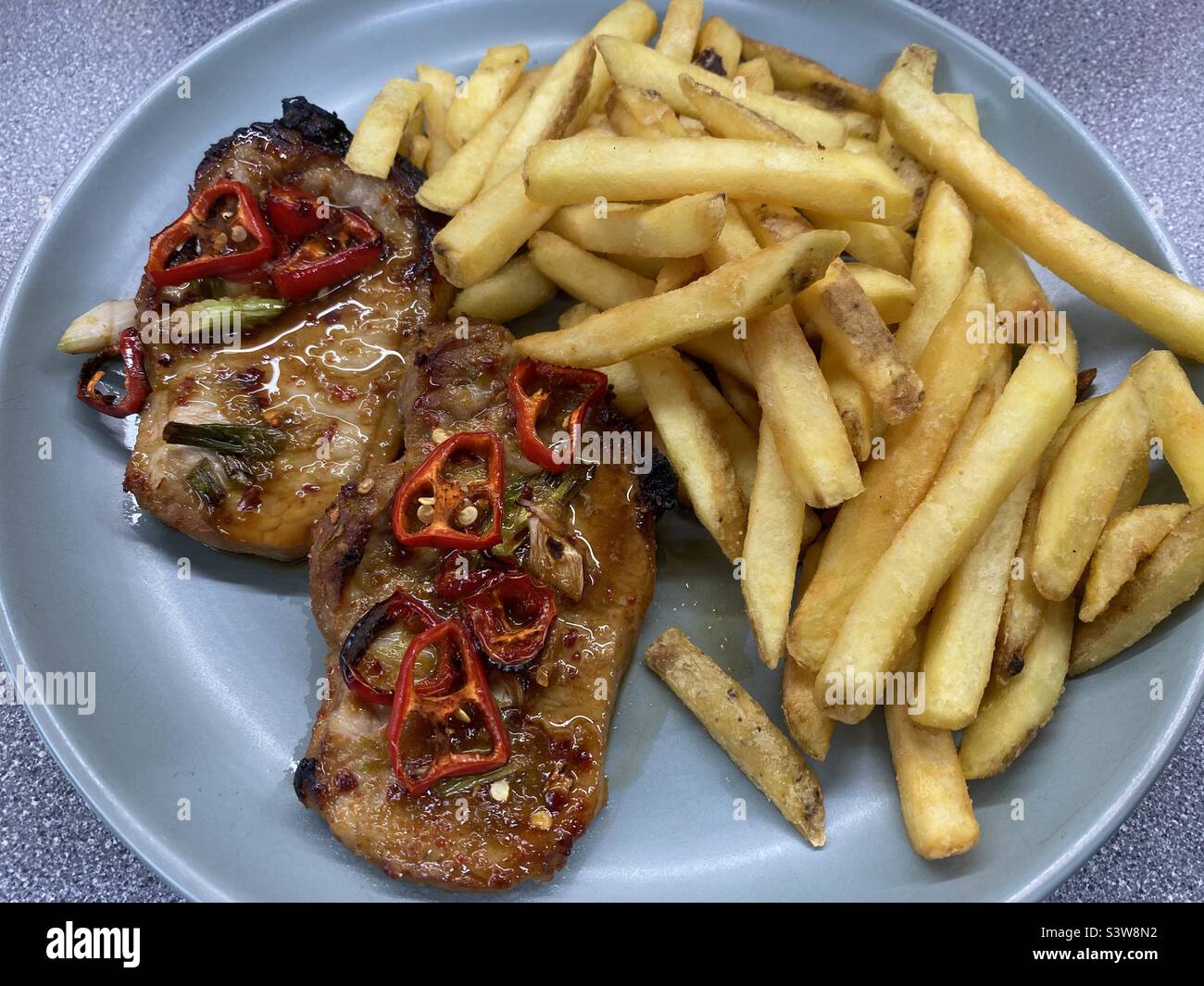 Skin on fries -Fotos und -Bildmaterial in hoher Auflösung – Alamy