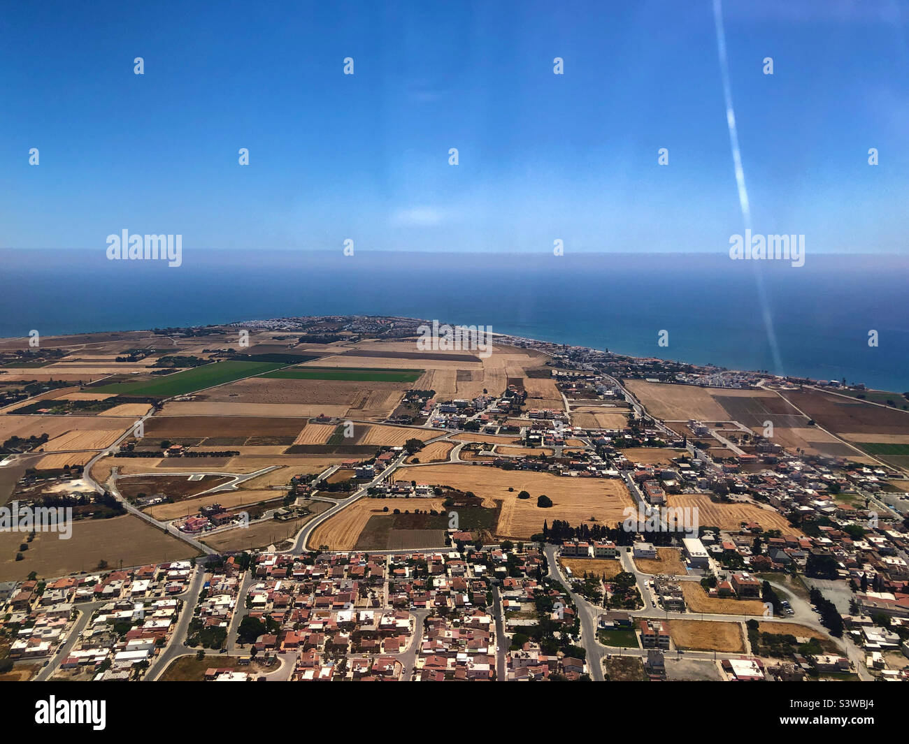 Larnaca, Zypern aus der Luft - Smartphone-aufgenommenes Stockfoto