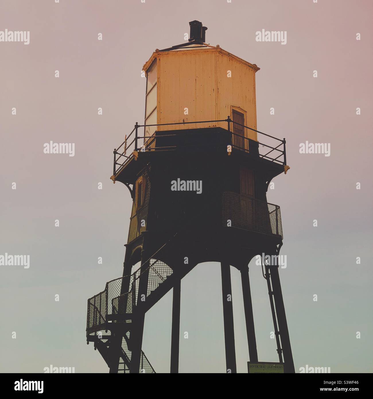 Der gusseiserne viktorianische Dovercourt Leuchtturm in Harwich England - maritime Architektur - Smartphone-aufgenommenes Stockfoto