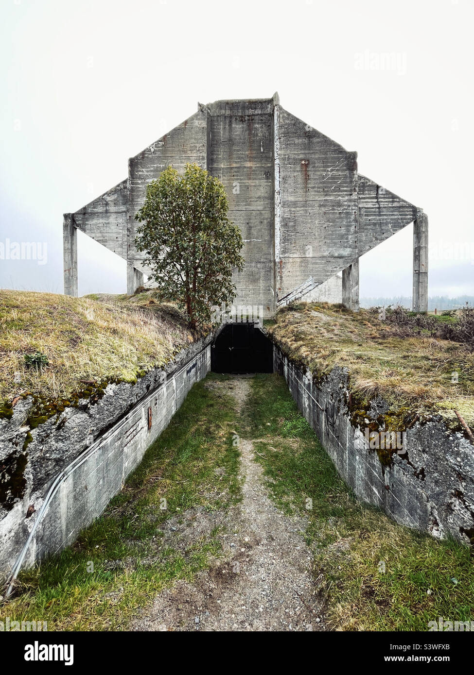 Ruinen industrieller Architektur in der Nähe des Golfplatzes Chambers Bay in Tacoma Stockfoto