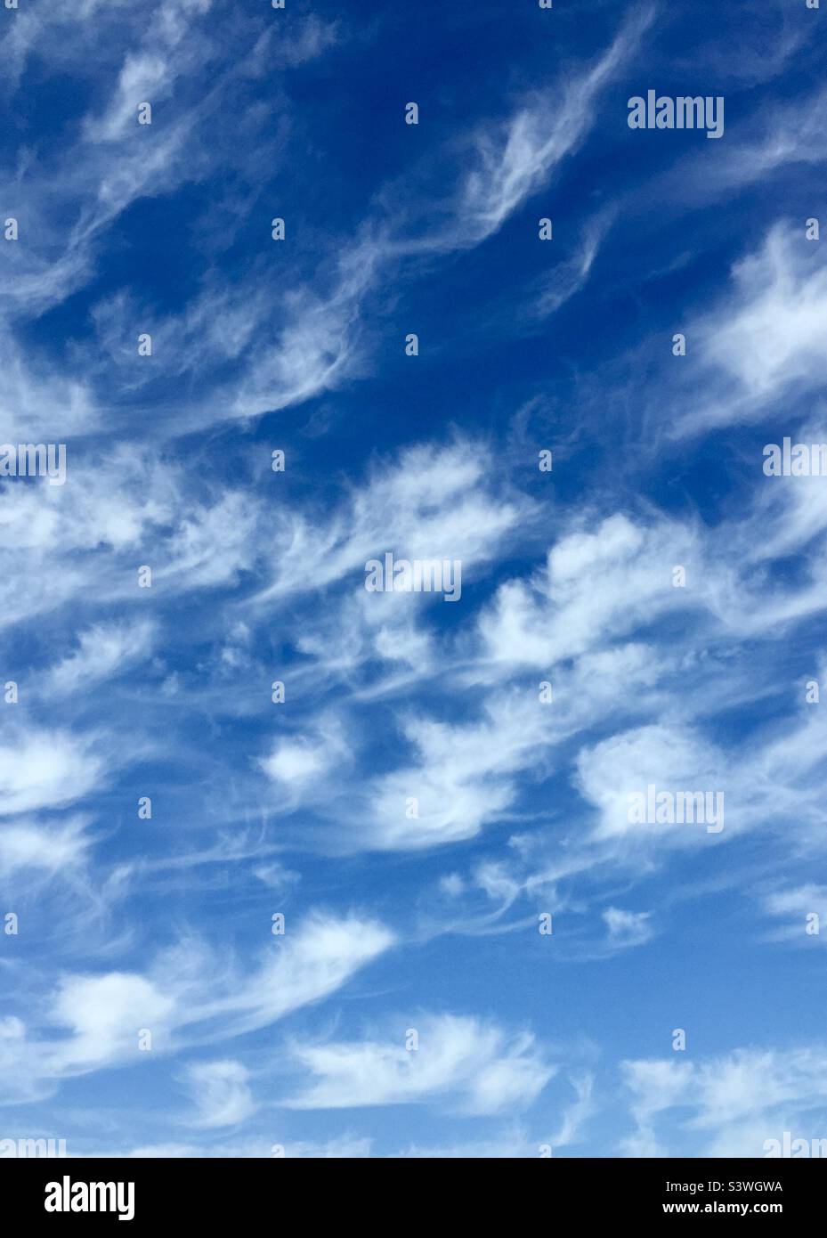 Cirrus uncinus Wolkenformation über Irland Stockfoto