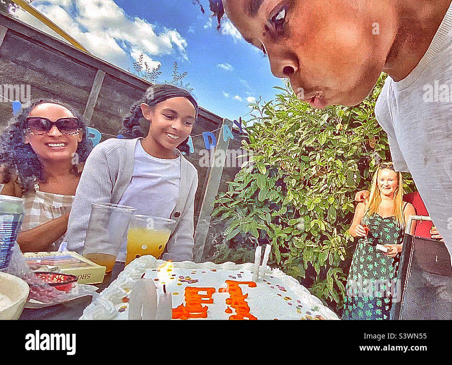 Herzlichen Glückwunsch zum Geburtstag. - Smartphone-aufgenommenes Stockfoto