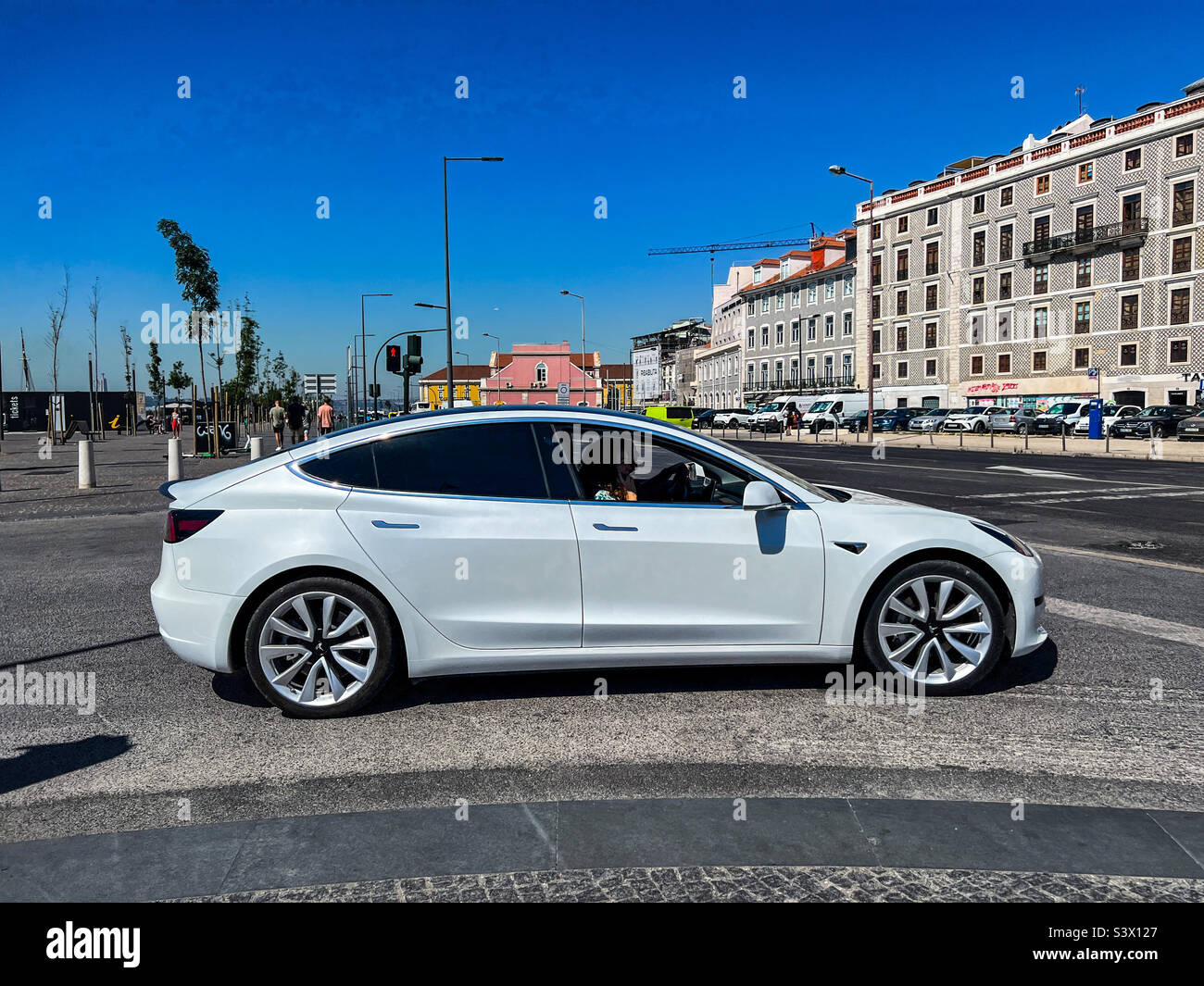 Tesla Modell 3 EV in Lissabon Portugal Stockfoto