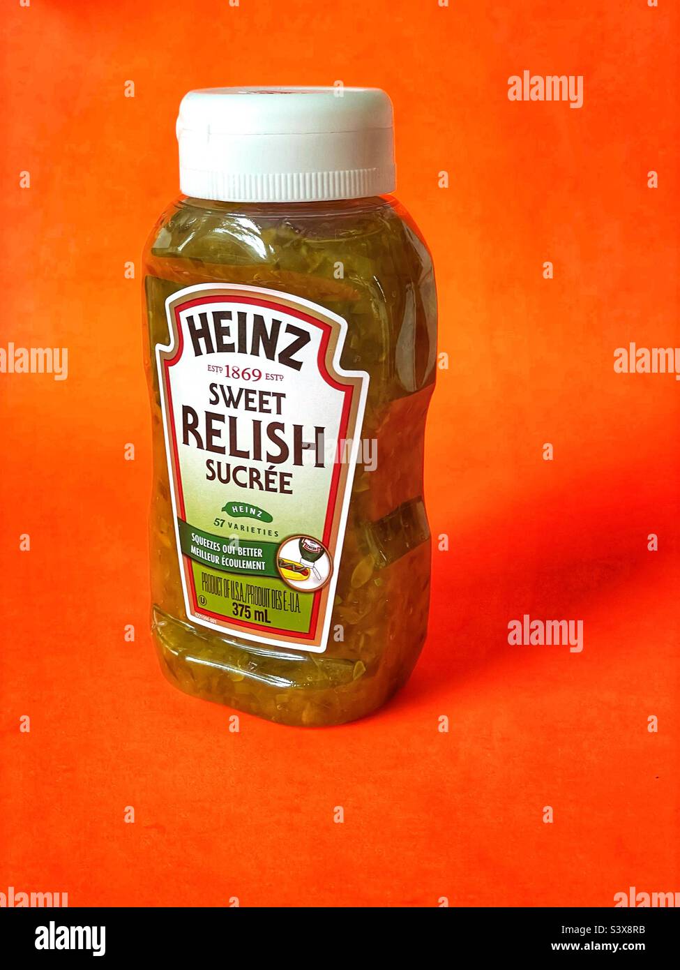 Eine Flasche von Heinz’s süßem Geschmack. - Smartphone-aufgenommenes Stockfoto