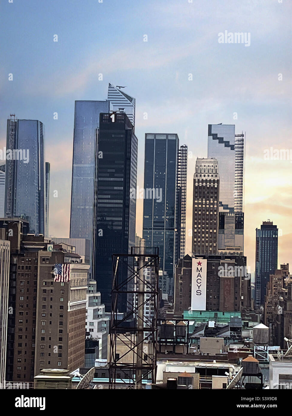 Hudson Yards ist ein brandneues Viertel mit Wolkenkratzern auf der Westseite von Manhattan, 2022, New York City, USA Stockfoto