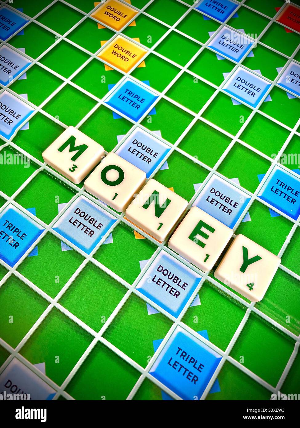 Scrabble Brettspiel - Smartphone-aufgenommenes Stockfoto