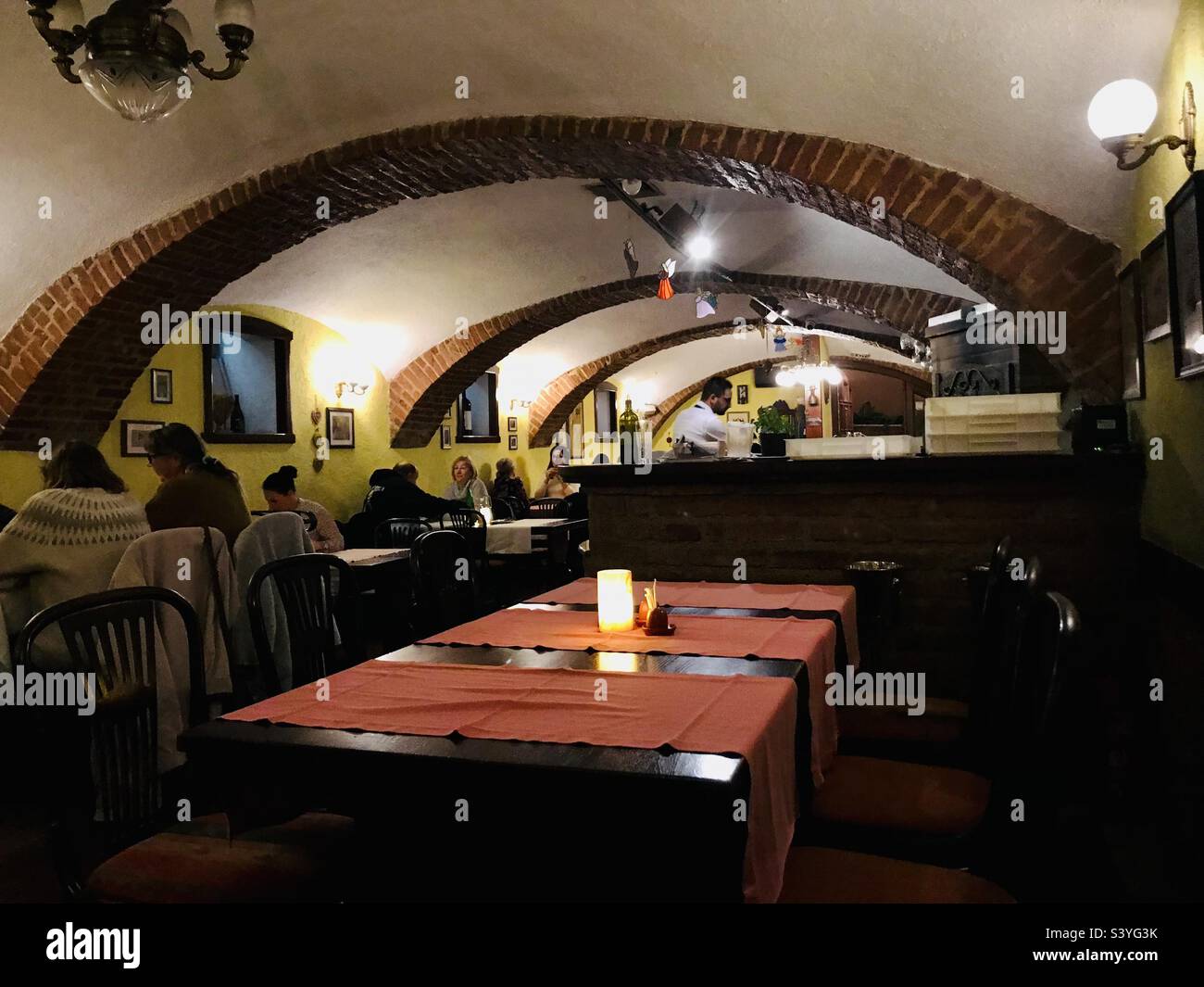 Die Atmosphäre des Restaurants Angelus in Varazdin, Kroatien Stockfoto