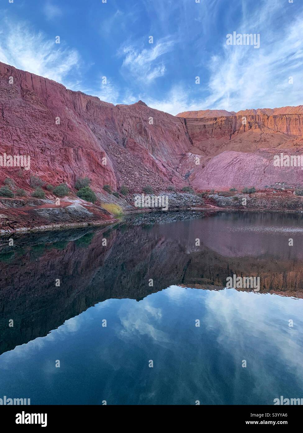 Versteckter See Timna Park Israel Eilat - Smartphone-aufgenommenes Stockfoto