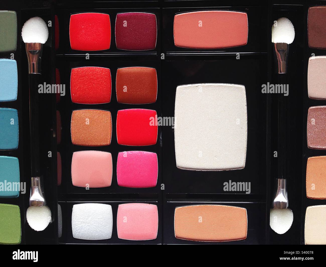 Make-up-palette - Smartphone-aufgenommenes Stockfoto