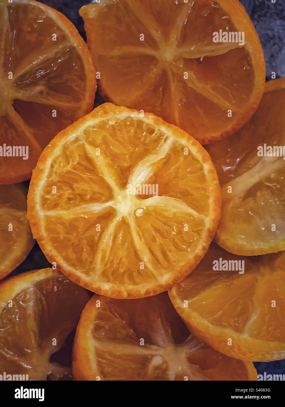 Mini-Orangen durchgeschnitten Stockfoto
