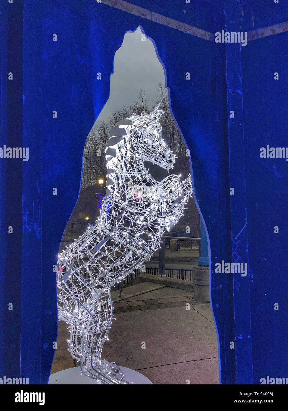 Ein Einhorn-Display mit weißem Licht. Stockfoto