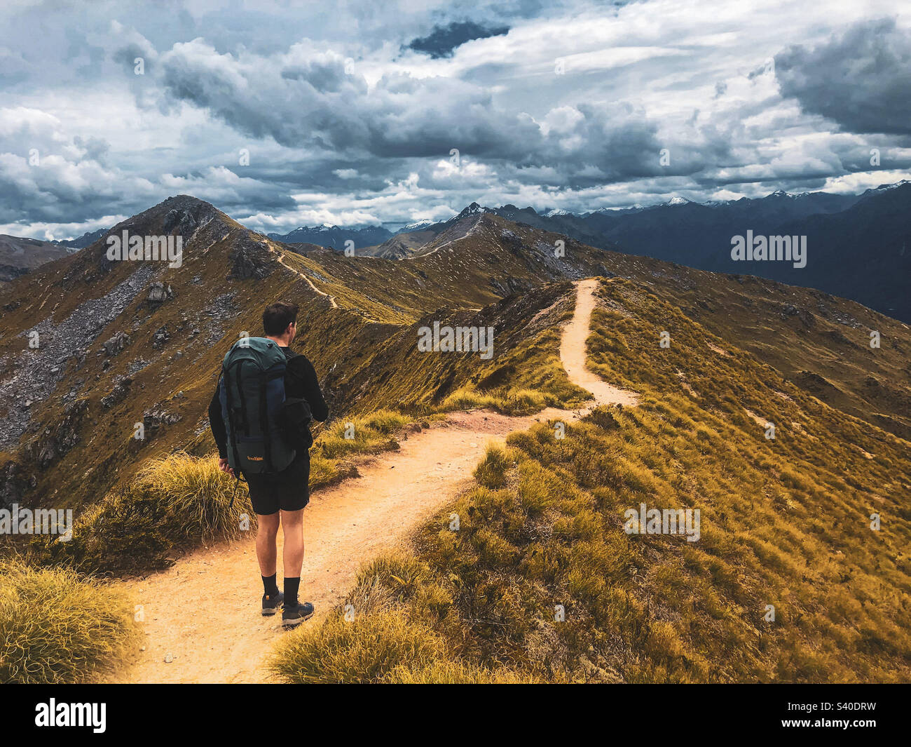 Über die Spitze auf dem Kepler Track, Neuseeland Stockfoto