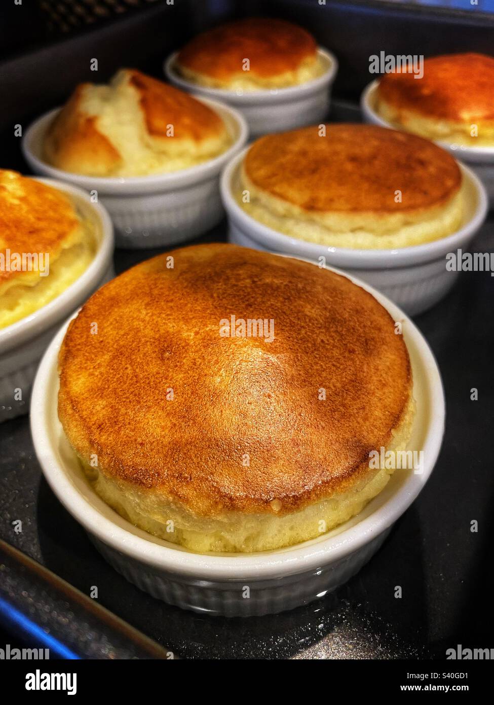 Kleine Käse-Soufflés Stockfoto