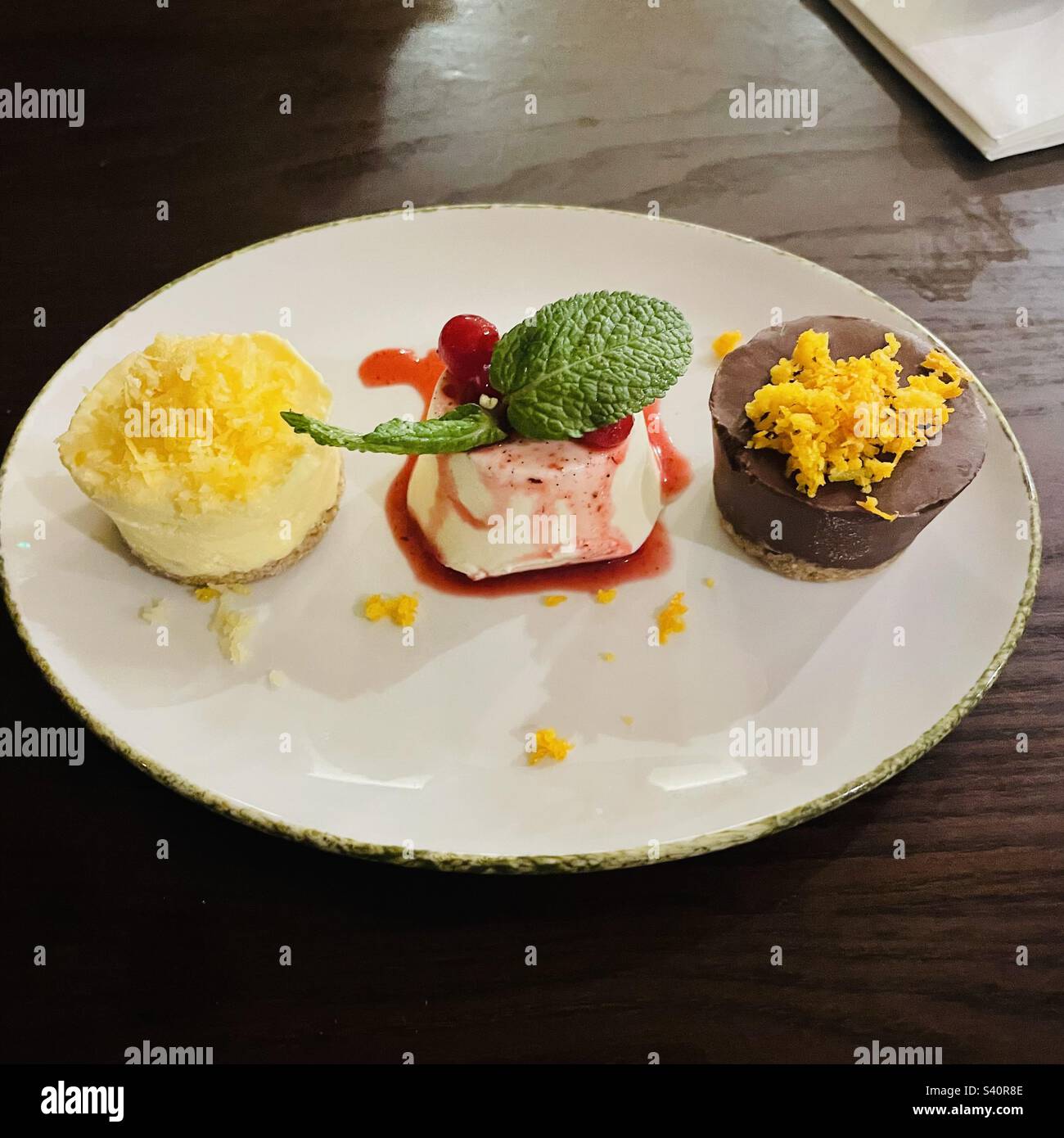 Drei Mini-Desserts Stockfoto