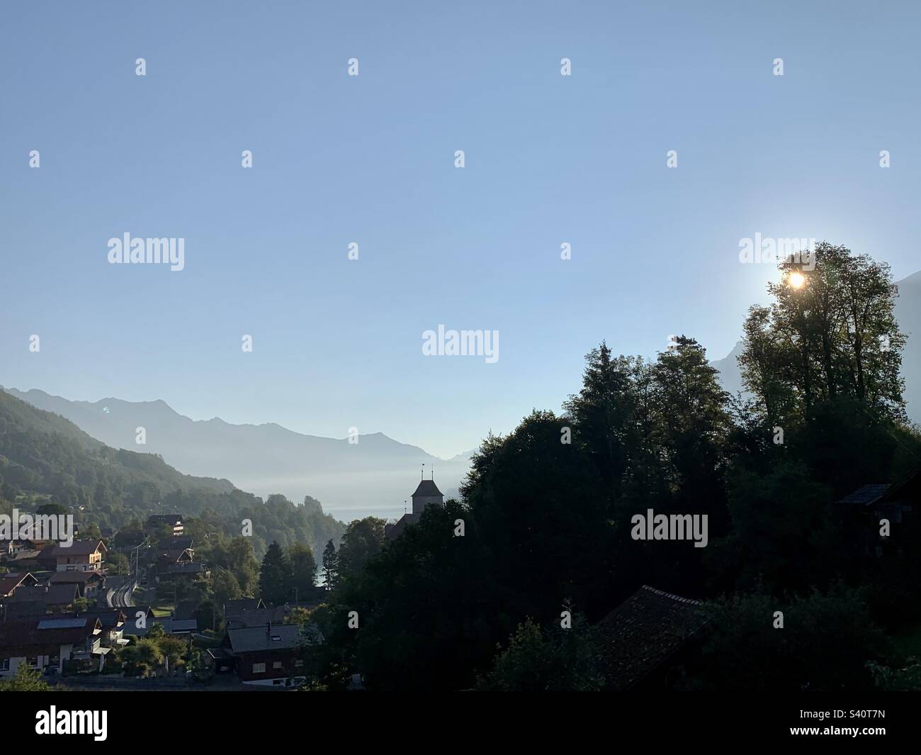 Morgenaufgang über Thunersee - Smartphone-aufgenommenes Stockfoto