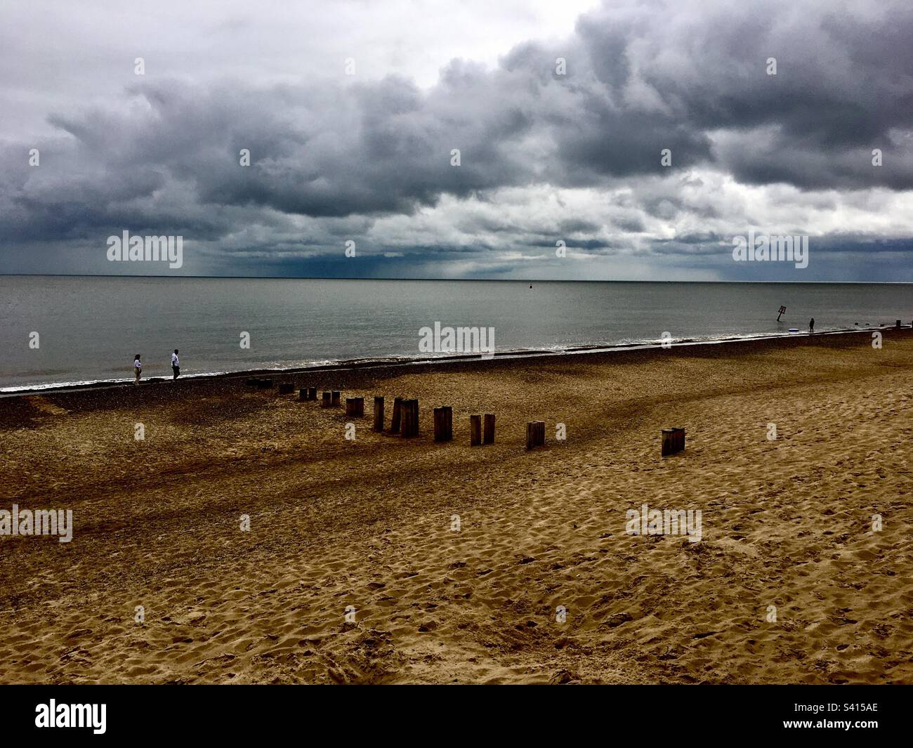 Gorleston Beach, dramatische Szene, stürmischer Himmel, Norfolk, Stockfoto