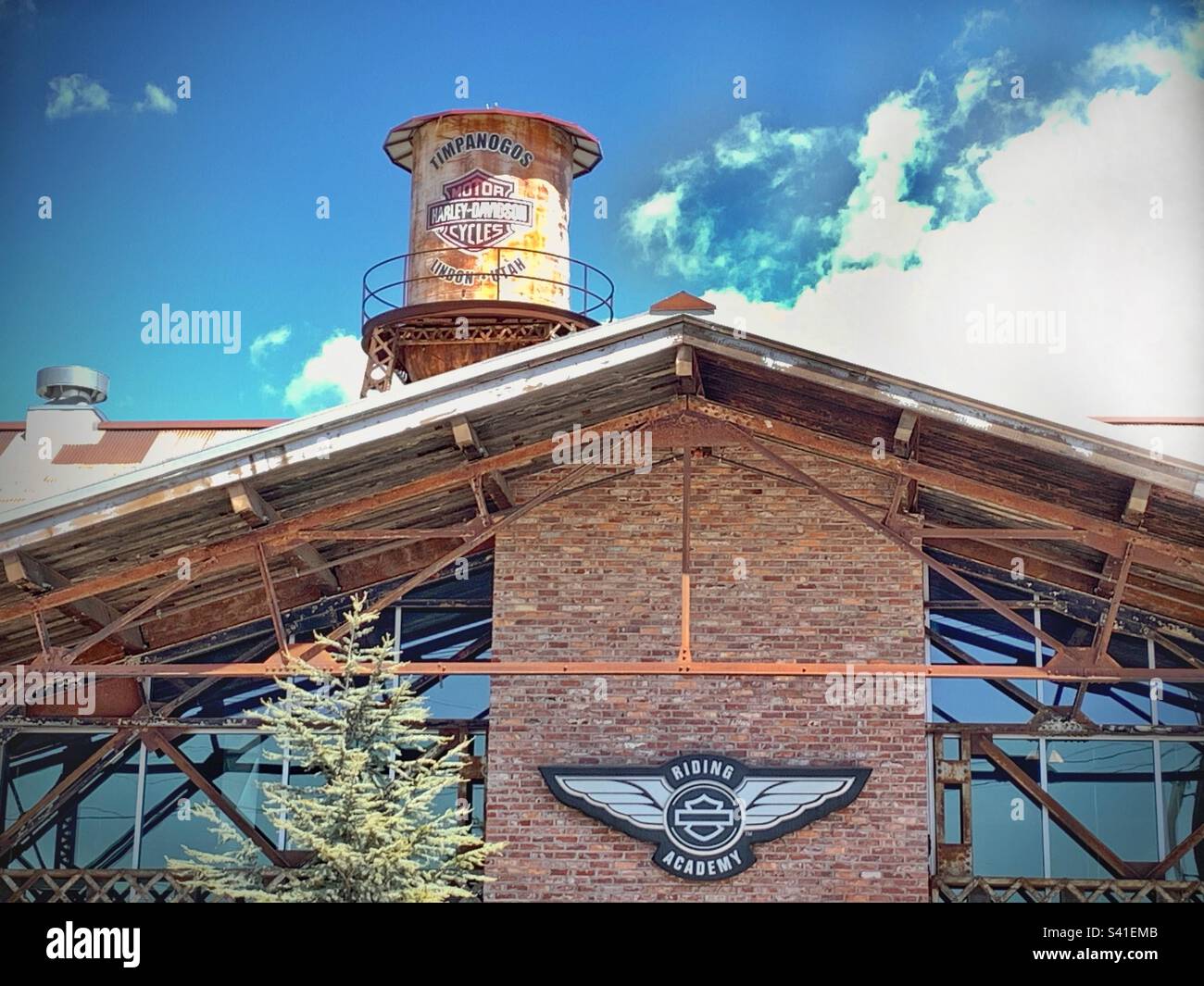 Summit Harley-Davidson Händlerbetrieb in Lindon, Utah. Einer der besten Standorte von InterMountain West für alles, was Harley-Davidson zu bieten hat. - Smartphone-aufgenommenes Stockfoto