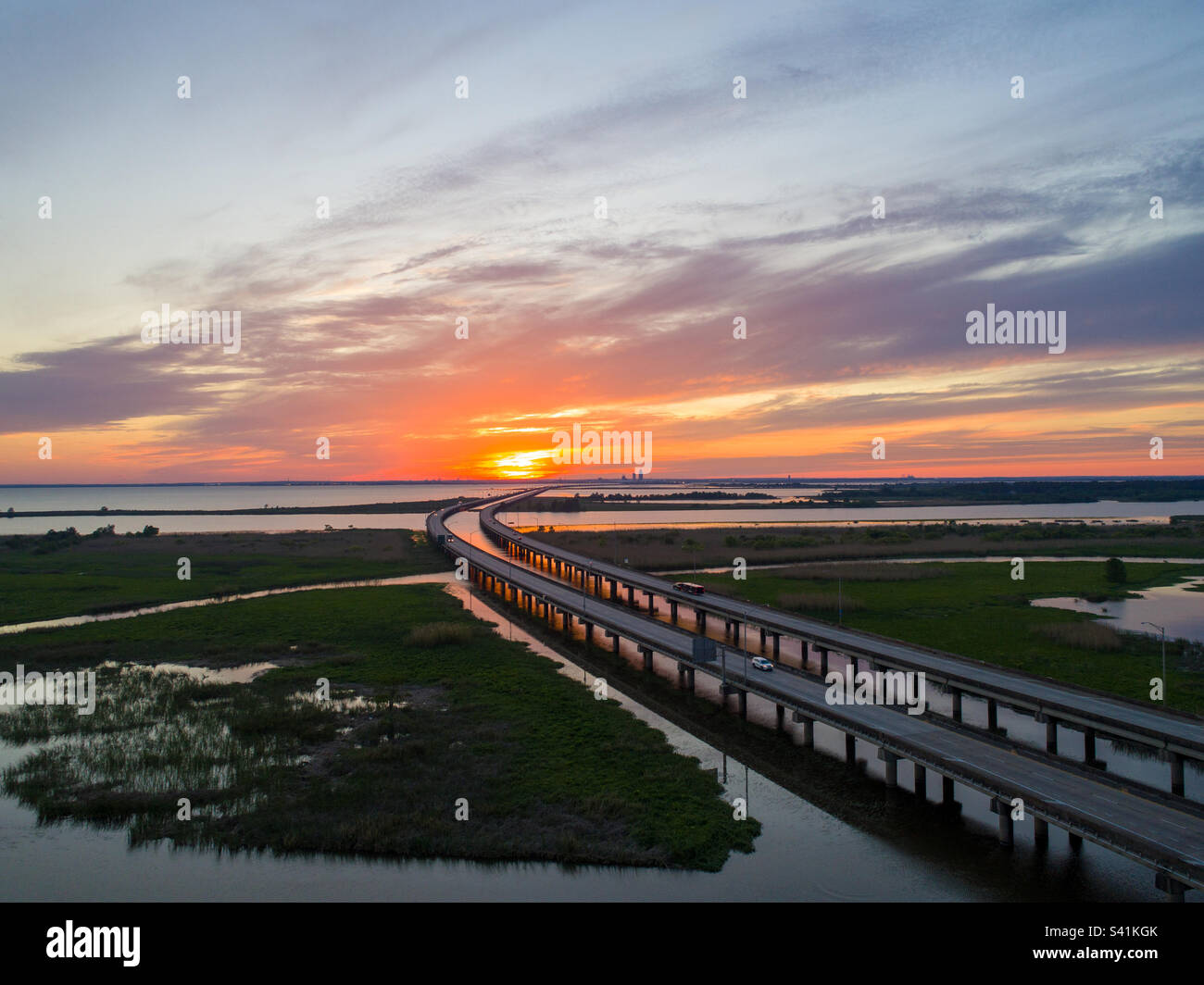 Mobile Bay Bridge bei Sonnenuntergang Stockfoto