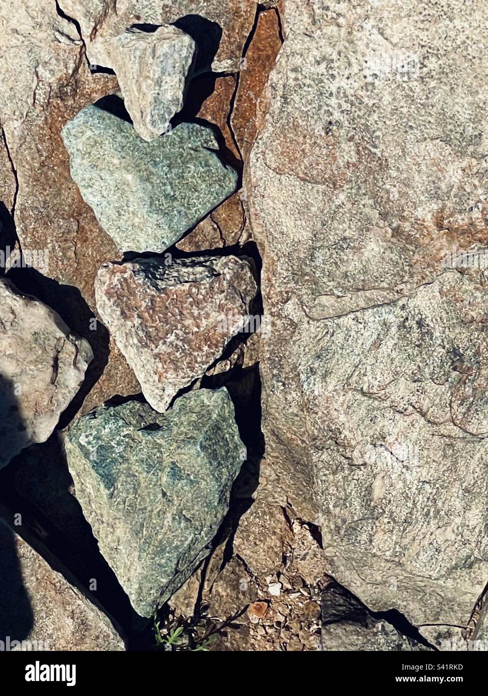 Stone Heart Cache, Rock Hearts, Two Bit Peak, Phoenix Mountain Preserve, Arizona, Wegweiser in der 40. Straße Stockfoto