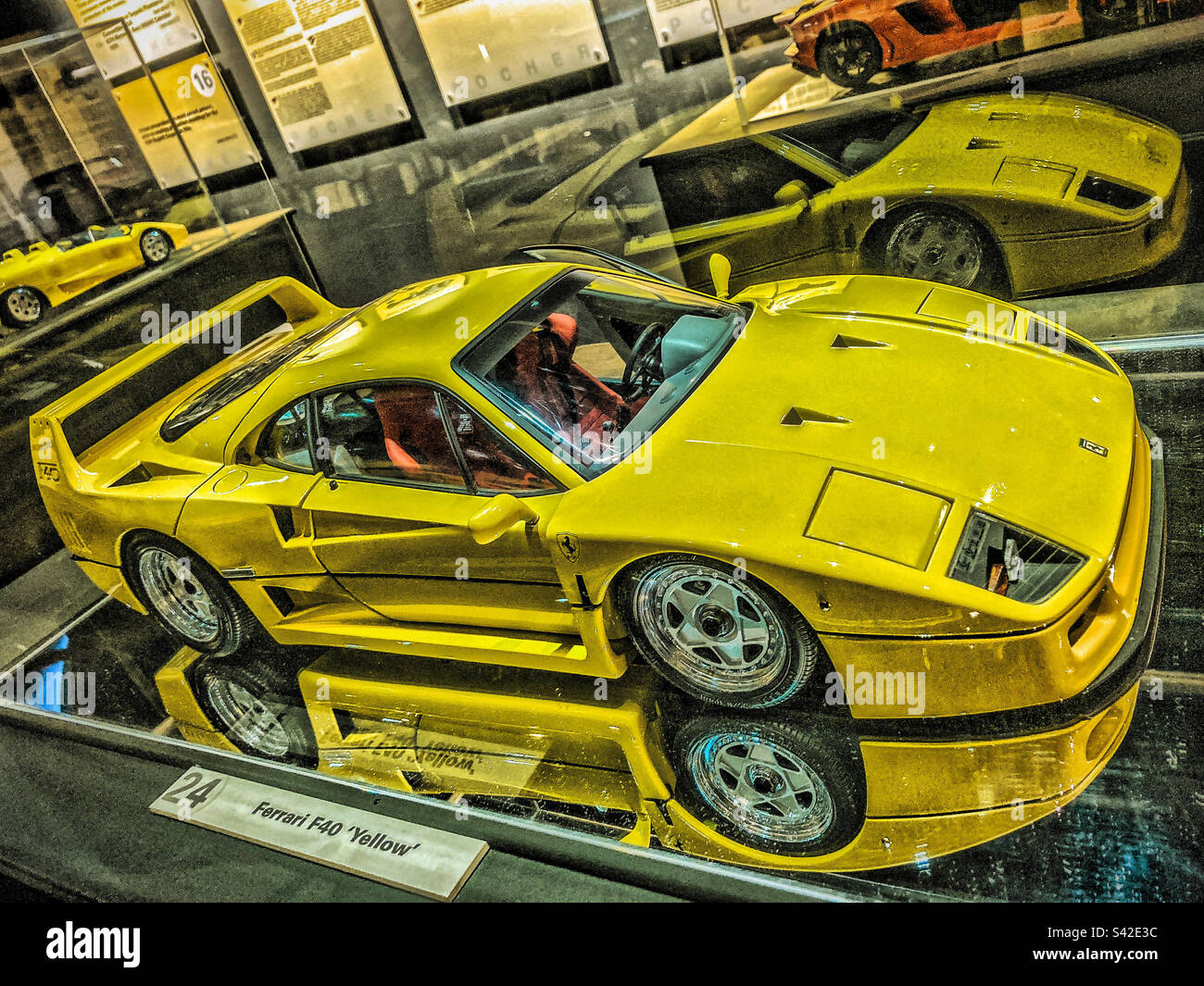 Fantastisches, großes Modell eines Ferrari F40 Stockfoto