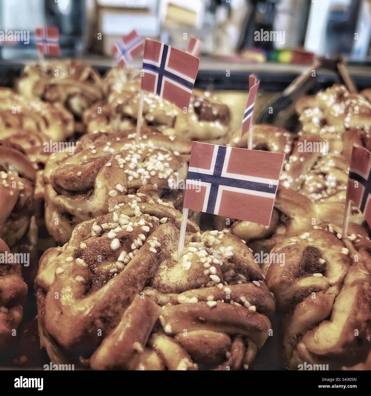 Kanelbullar (schwedische Zimtbrötchen) in einer Bäckerei - Stockholm, Schweden Stockfoto