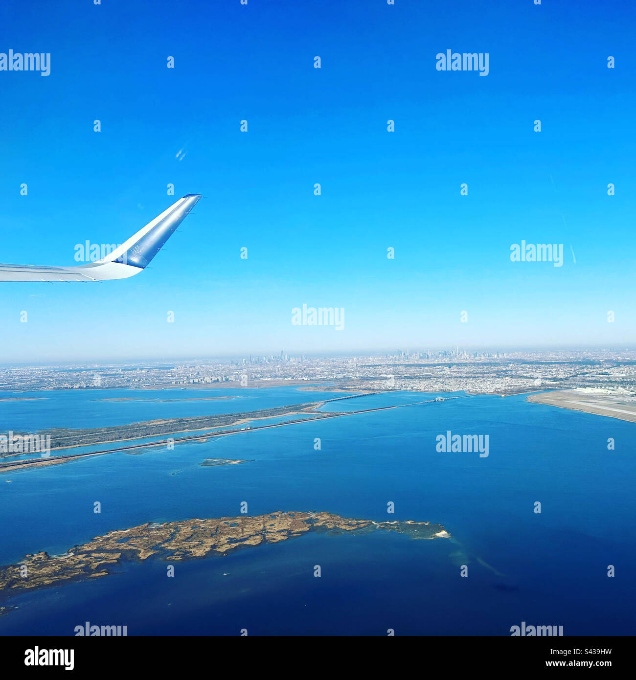 Blick nach dem Abflug vom John F. Kennedy International Airport, New York, USA - Smartphone-aufgenommenes Stockfoto