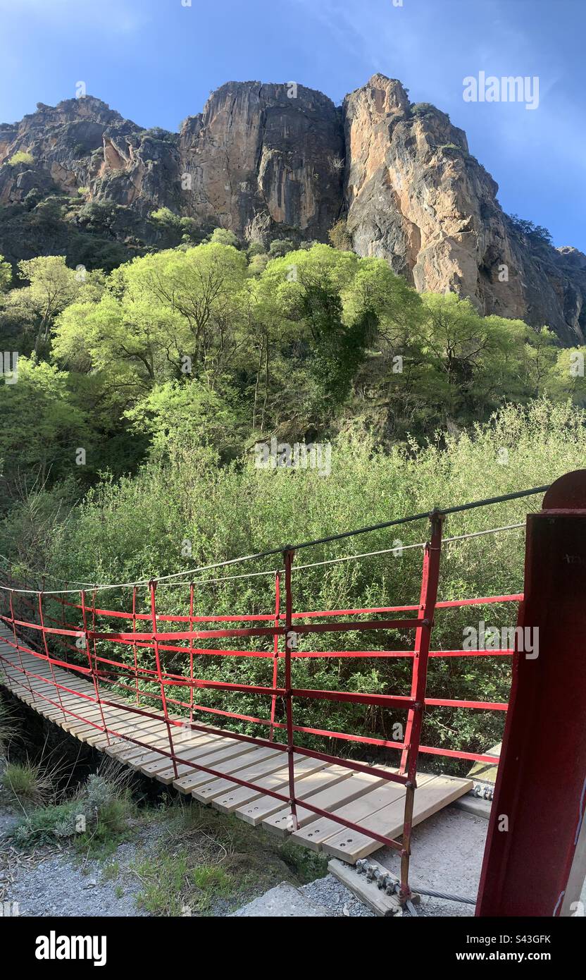 Seilbrücke los Cahorros Trail in Granada Sierra Nevada. Stockfoto