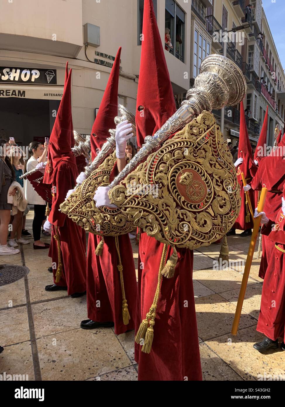 Semana Santa Robe Prozession in Malaga Stockfoto