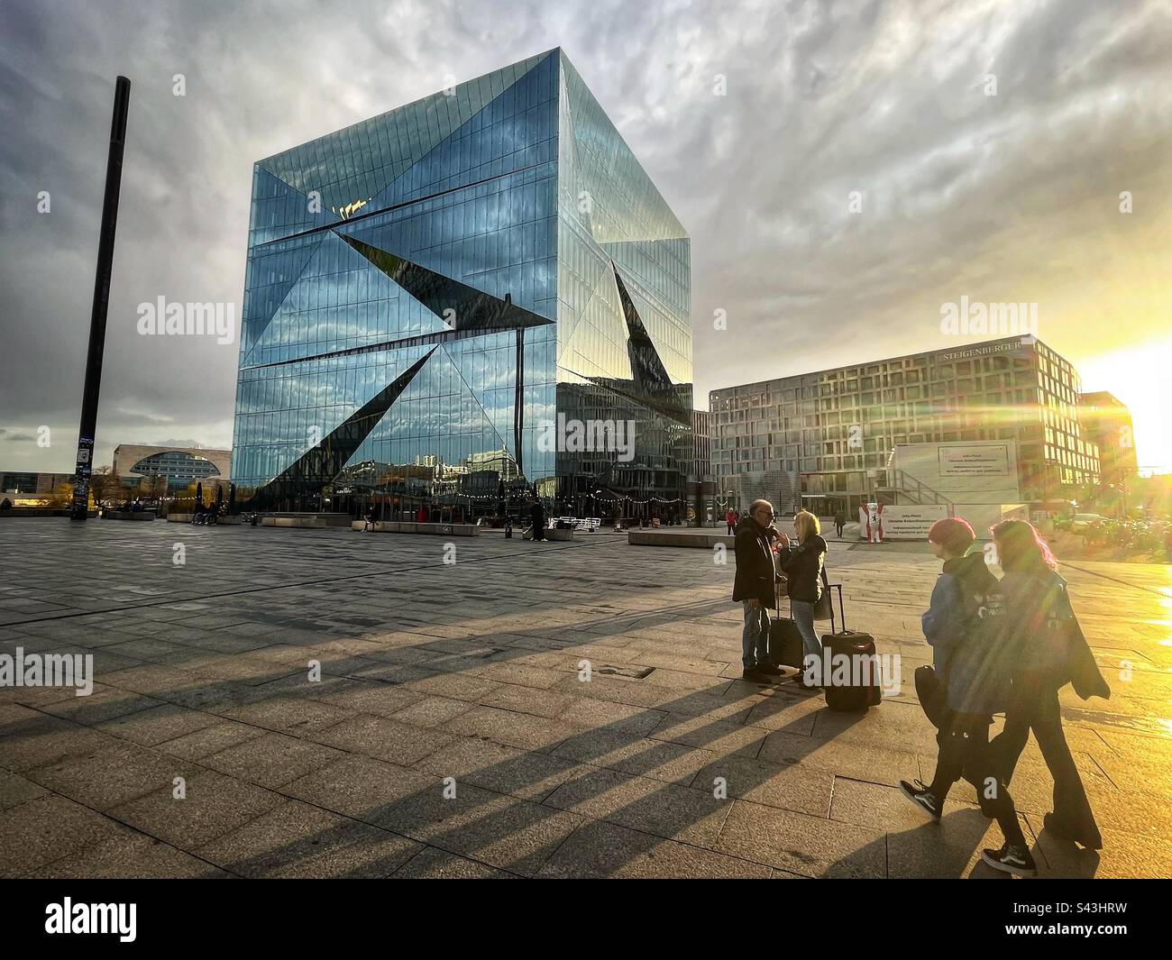 Blick auf das Gebäude Cube Berlin vom Washingtonplatz in Berlin. Stockfoto