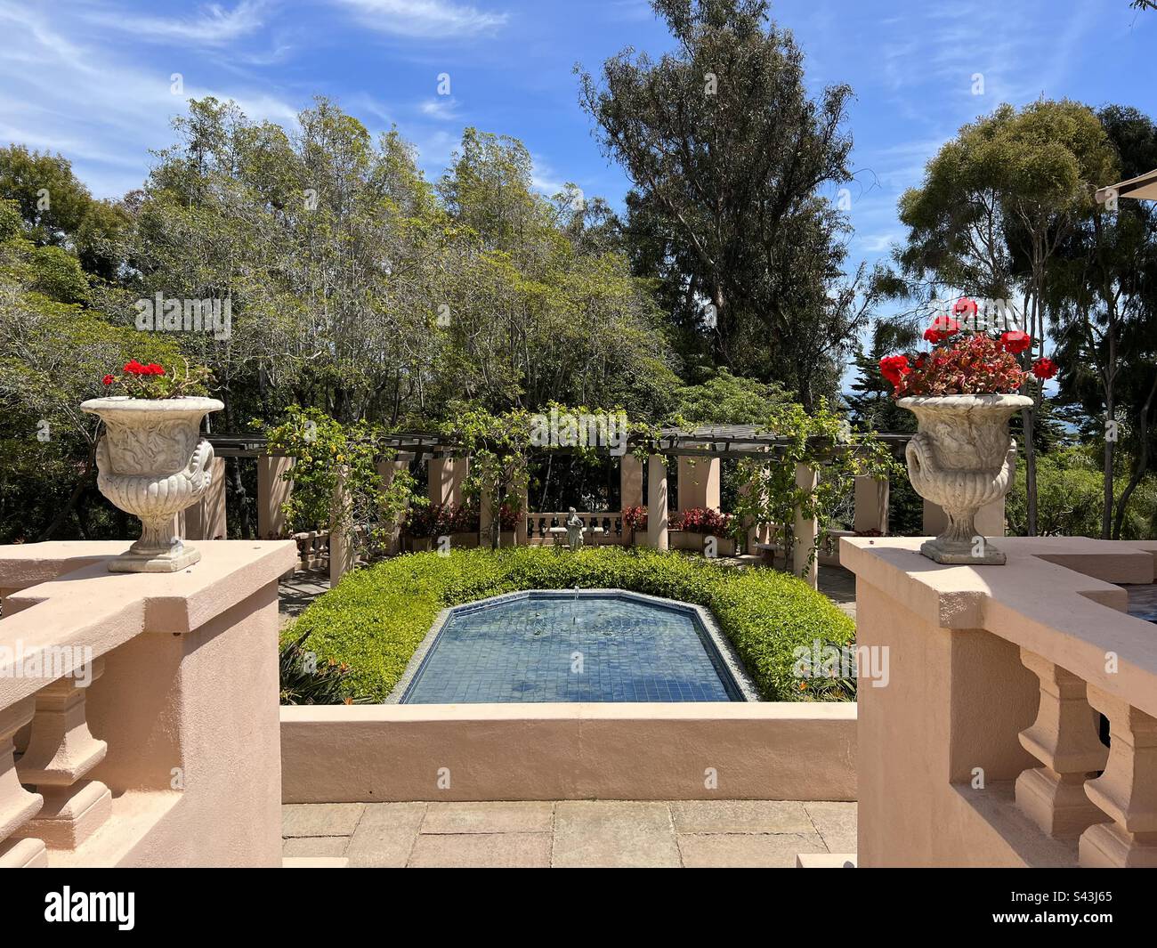 Wasserspiele in Montecito, Santa Barbara County, Kalifornien - Smartphone-aufgenommenes Stockfoto