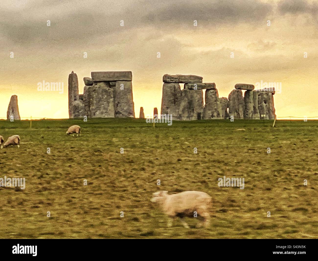 Stonehenge Antike Monument, Wiltshire, England, Großbritannien. - Smartphone-aufgenommenes Stockfoto