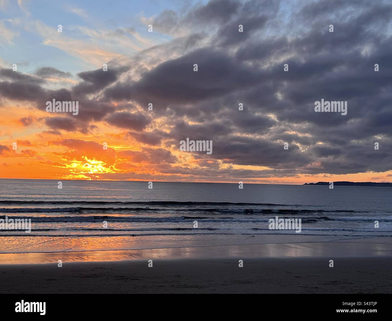 Sonnenuntergang an der Aberavon Beach Stockfoto