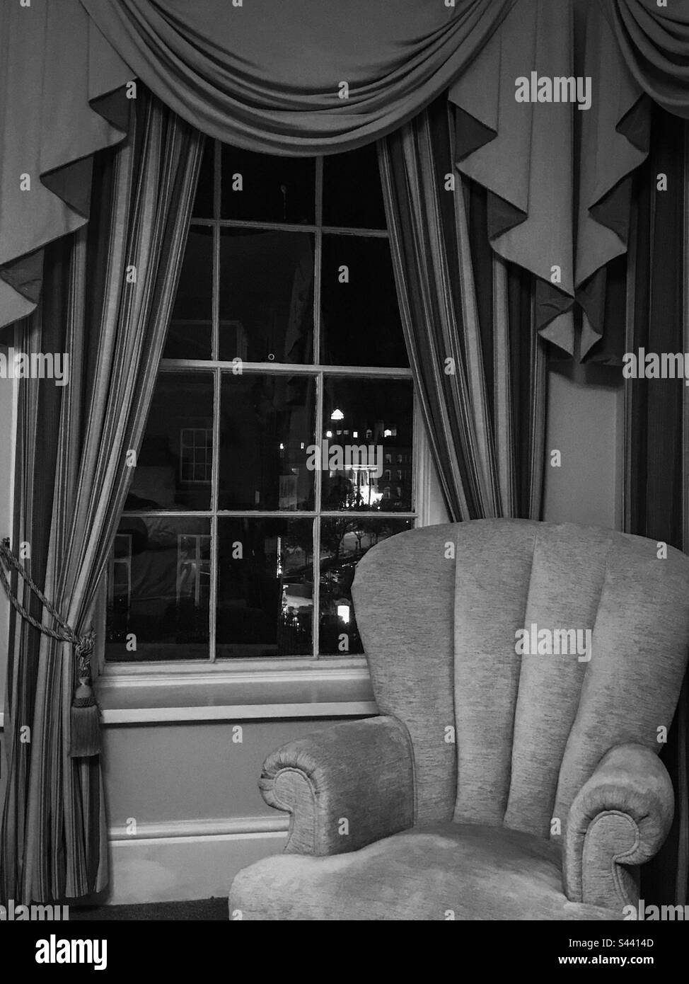 Zimmer-Fenster des Regency Hotels Stockfoto