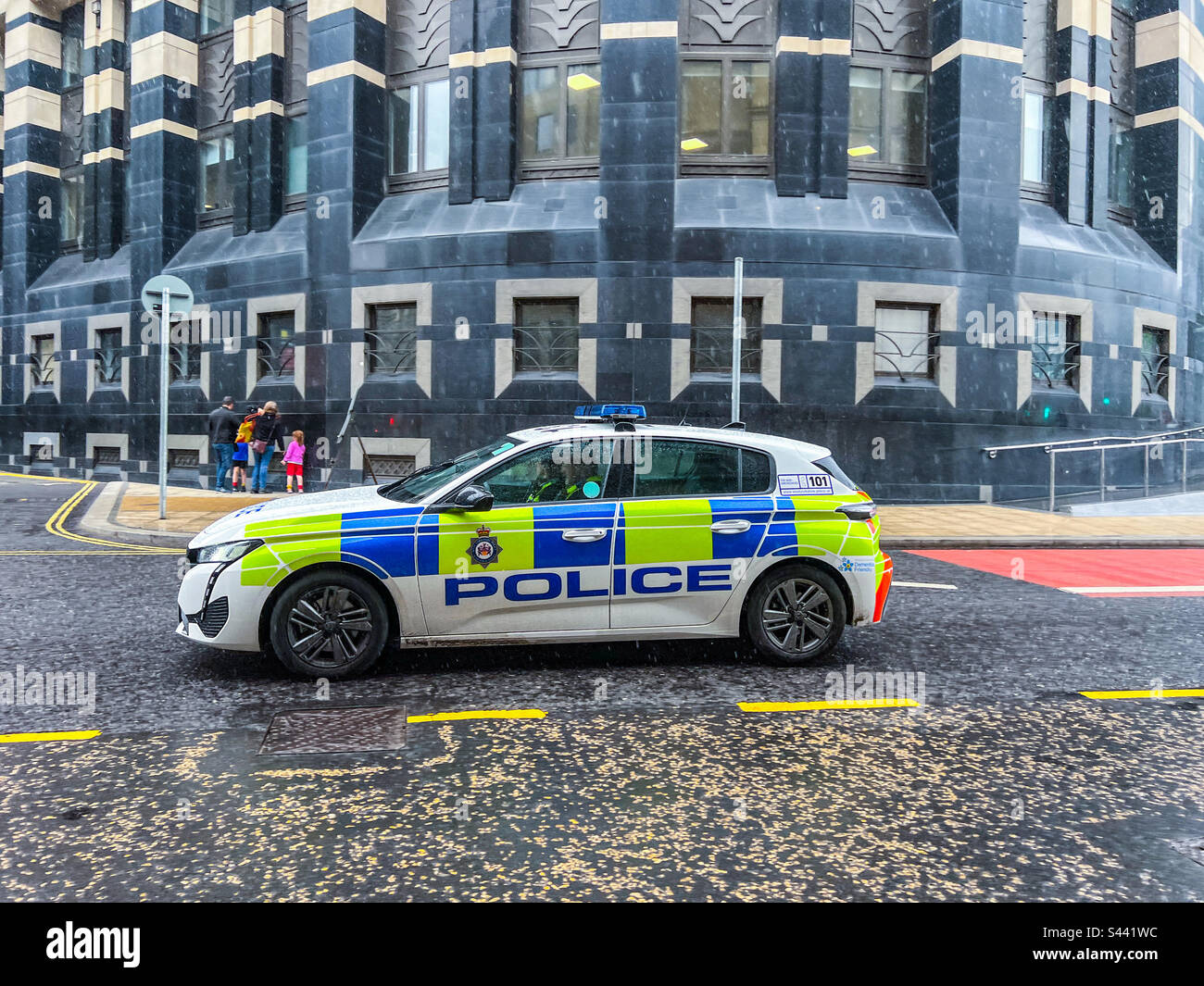 Polizeiauto im Stadtzentrum von Leeds Stockfoto